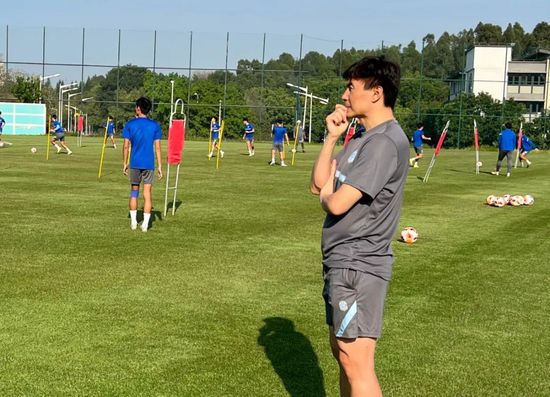 爱爱视频 免费 高清 在线播放